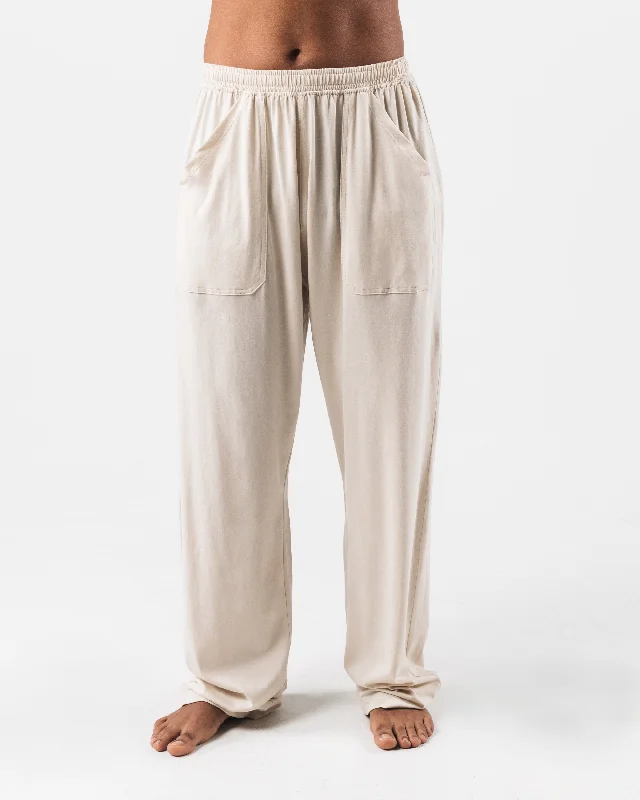Find your perfect fit at the best prices – Clothing deals now on sale. Zero Classic Straight Leg Pant - Cream Find your perfect fit at the best prices – Clothing deals now on sale. Zero Classic Straight Leg Pant - Cream