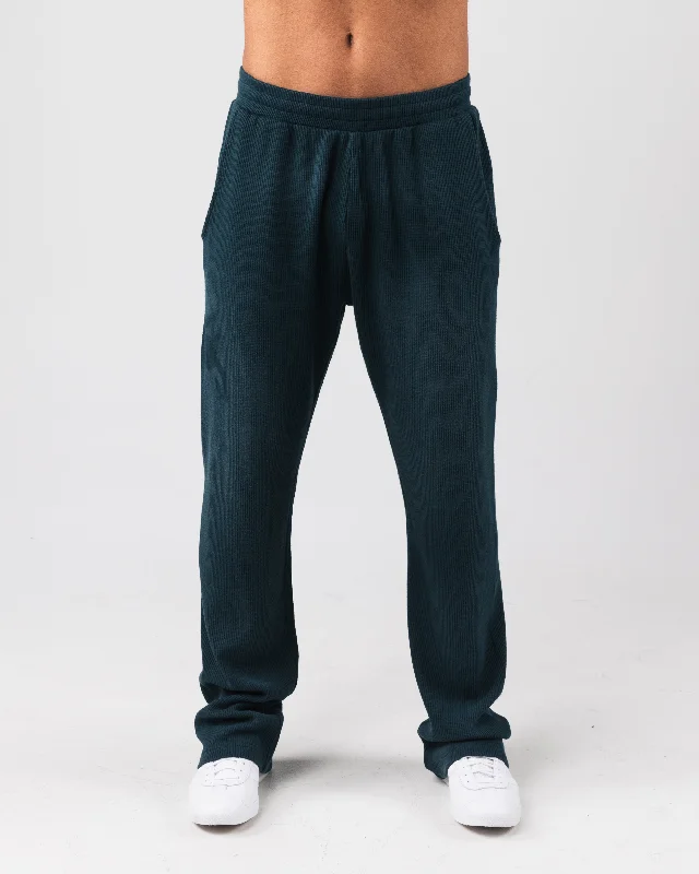 Get the latest trends in men’s clothing – huge savings inside. Sunfade Bum Pant - Dark Cyan Get the latest trends in men’s clothing – huge savings inside. Sunfade Bum Pant - Dark Cyan