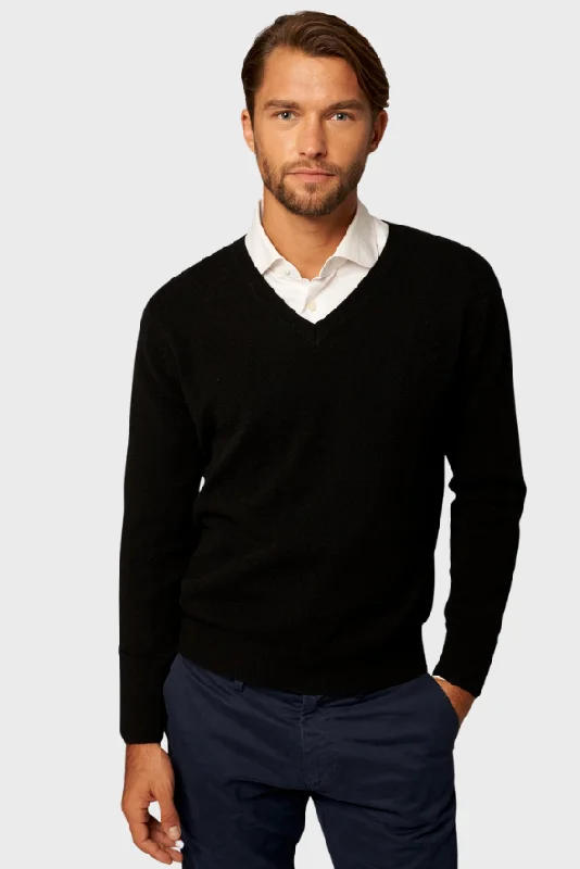 Shop trendy clothing at amazing prices – exclusive deals! Solid V-Neck Merino Sweater Shop trendy clothing at amazing prices – exclusive deals! Solid V-Neck Merino Sweater