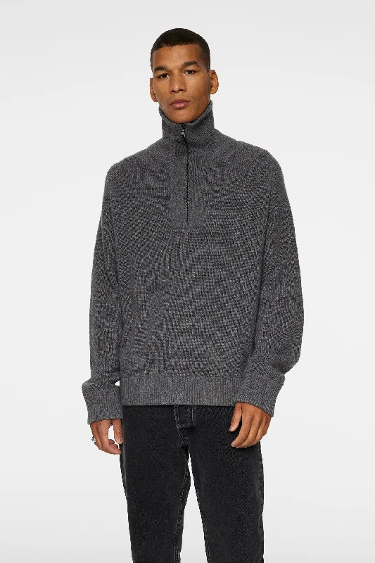 Flash discounts on men’s clothing – Don’t miss out!  Wilmer Quarter Zip Sweater