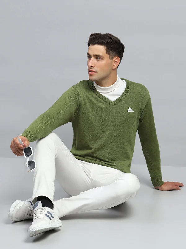Look sharp without breaking the bank – men’s clothing sale now! Men Green Solid V Neck Full Sleeve Pullover Look sharp without breaking the bank – men’s clothing sale now! Men Green Solid V Neck Full Sleeve Pullover