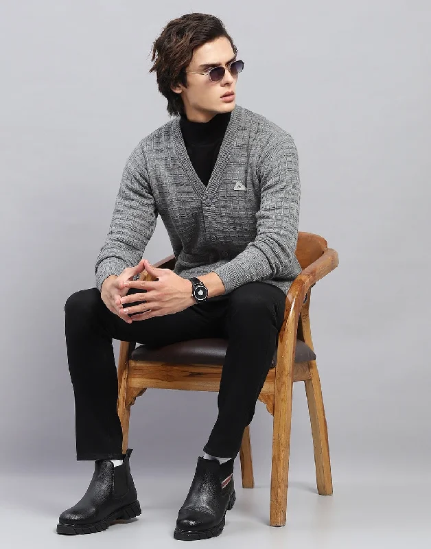 Best clothing deals of the season – Shop now and enjoy big savings. Men Grey Self Design V Neck Full Sleeve Cardigan Best clothing deals of the season – Shop now and enjoy big savings. Men Grey Self Design V Neck Full Sleeve Cardigan
