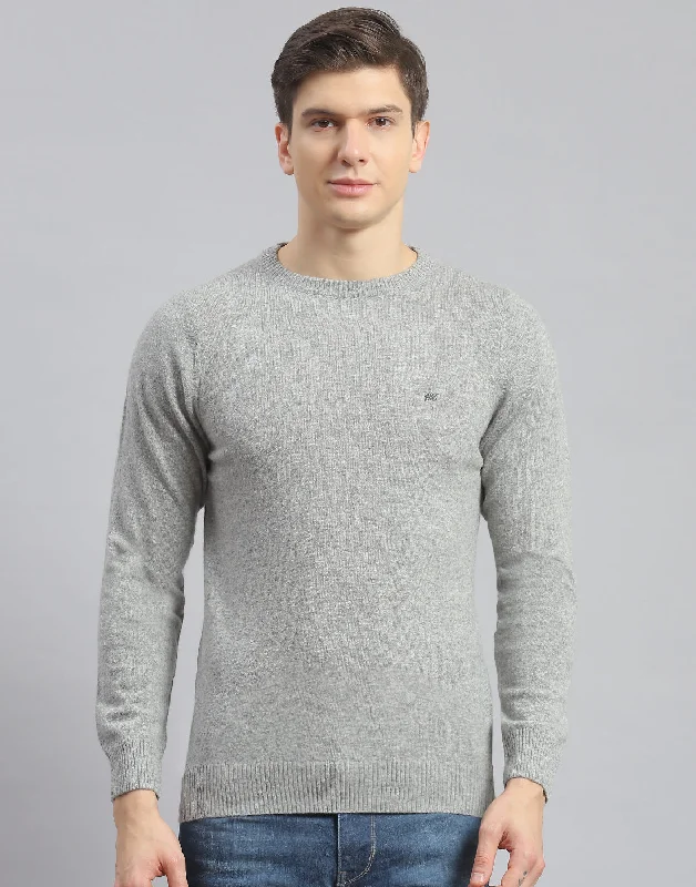 Shop our exclusive men’s fashion deals – limited time only! Men Grey Solid Round Neck Full Sleeve Pullover Shop our exclusive men’s fashion deals – limited time only! Men Grey Solid Round Neck Full Sleeve Pullover
