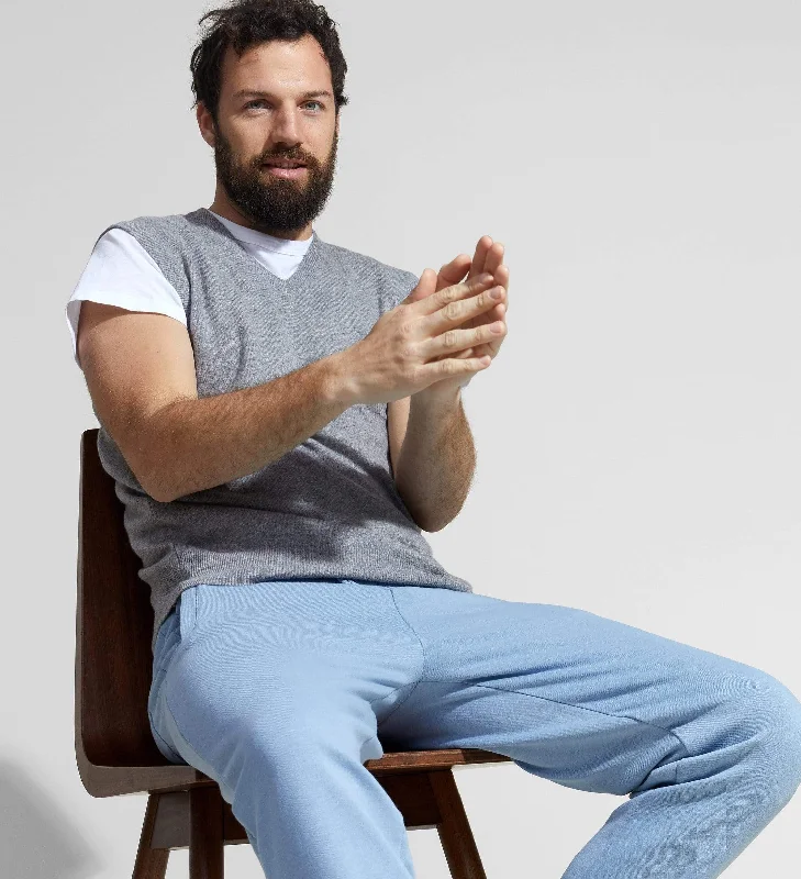 Exclusive discounts on all types of clothing – Shop now! The V-Neck Basic Vest Sweater Exclusive discounts on all types of clothing – Shop now! The V-Neck Basic Vest Sweater
