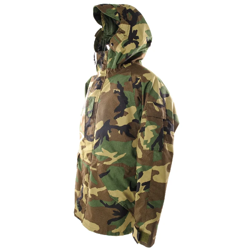 Shop now for affordable fashion – Enjoy free shipping on clothing orders.  VINTAGE US ARMY ECWCS PARKA 2000 SIZE MEDIUM REGULAR GORE TEX DEADSTOCK