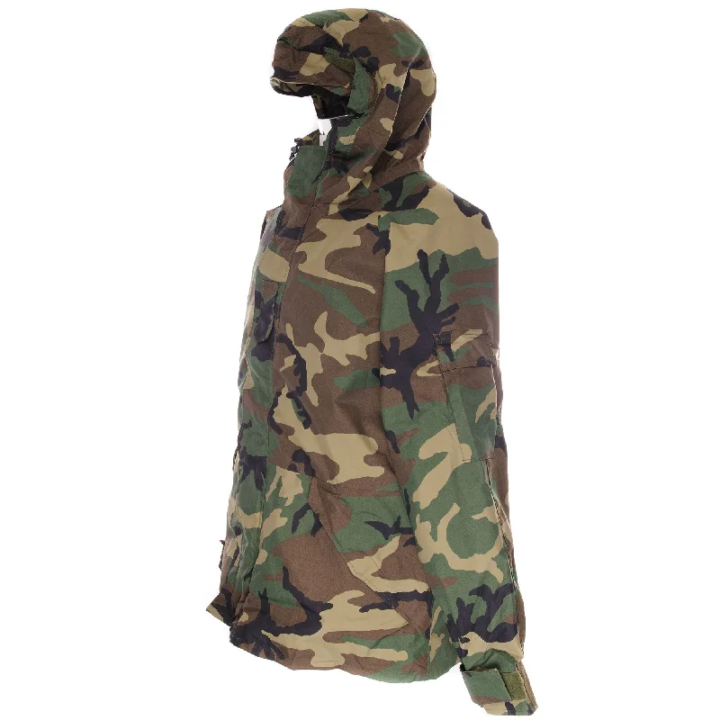 Shop clothing essentials at a fraction of the price –  VINTAGE US ARMY ECWCS PARKA 2005 SIZE XL REGULAR GORE-TEX