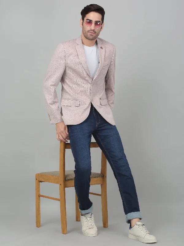 Get stylish outfits for every occasion – Shop now and save! Cantabil Men Peach Checkered Notch Lapel Casual Blazer Get stylish outfits for every occasion – Shop now and save! Cantabil Men Peach Checkered Notch Lapel Casual Blazer