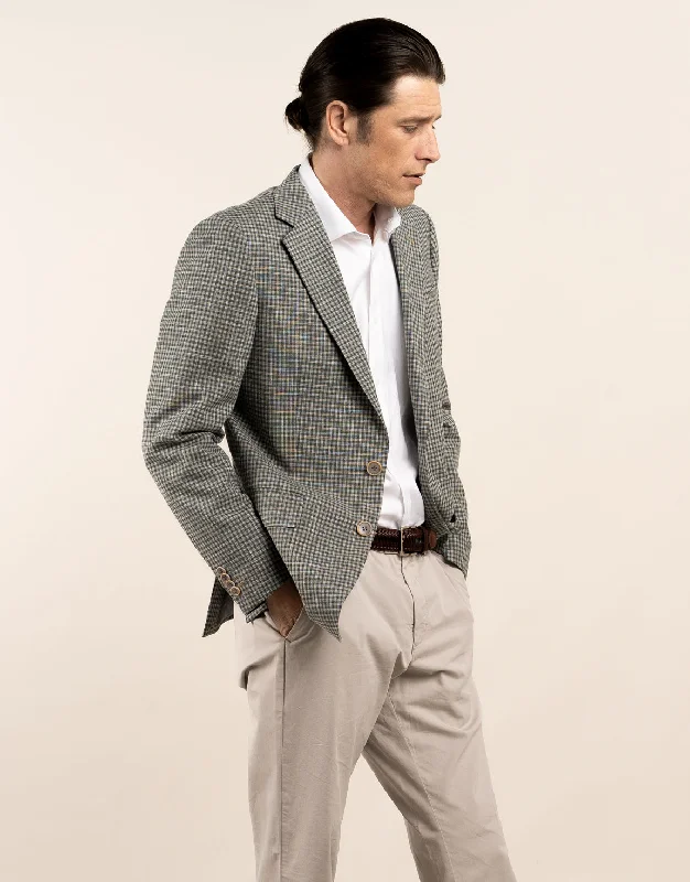 Shop the latest styles in men’s fashion – don’t miss out on these deals!  Hawker Green Guncheck Blazer