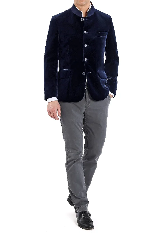 Flash sale: Men’s clothing essentials at irresistible prices! Blazer from midnight blue velvet Flash sale: Men’s clothing essentials at irresistible prices! Blazer from midnight blue velvet