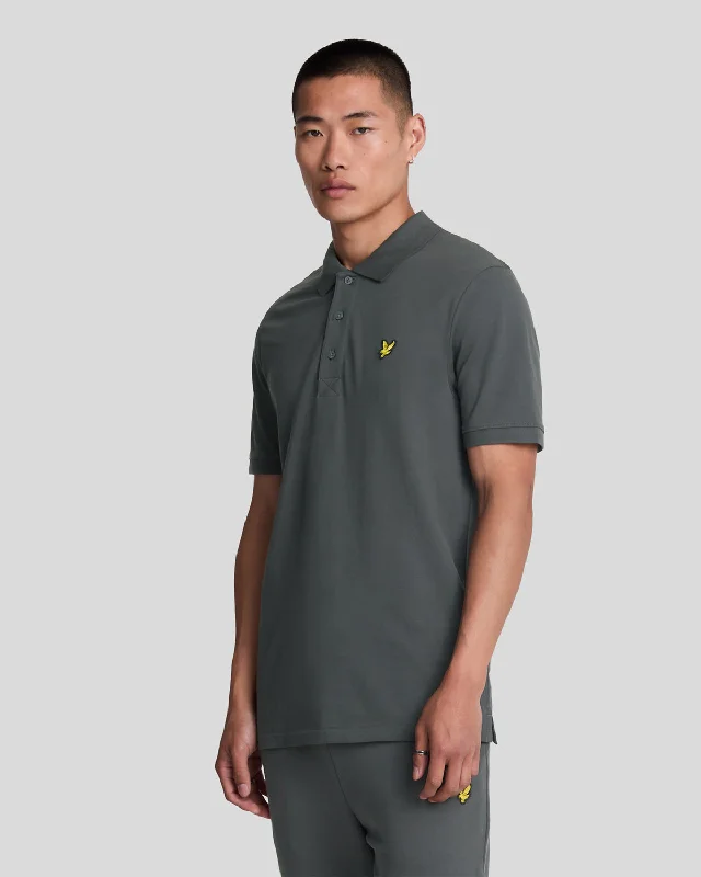 Shop the essentials – men’s wardrobe must-haves on sale.  Plain Polo Shirt