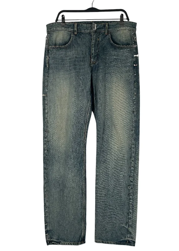 Shop the best fashion at unbeatable prices – Limited time only. GIVENCHY/Pants/34/Denim/IDG/STUDDED SIDE SEAM JEANS Shop the best fashion at unbeatable prices – Limited time only. GIVENCHY/Pants/34/Denim/IDG/STUDDED SIDE SEAM JEANS