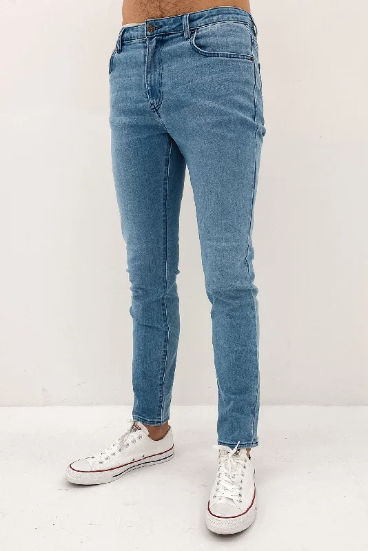 Look sharp without breaking the bank – men’s clothing sale now! R3 Narrow Jean Eternal Indigo Look sharp without breaking the bank – men’s clothing sale now! R3 Narrow Jean Eternal Indigo