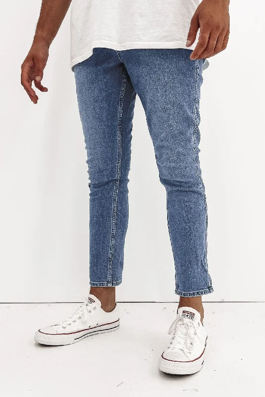 Take advantage of our men’s fashion sale – it’s your time to save! Smith R28 Slim Jean Defender Take advantage of our men’s fashion sale – it’s your time to save! Smith R28 Slim Jean Defender