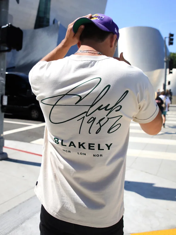 Shop the latest seasonal clothing sale – Big savings on stylish outfits. Club Relaxed T-Shirt - Chalk Shop the latest seasonal clothing sale – Big savings on stylish outfits. Club Relaxed T-Shirt - Chalk