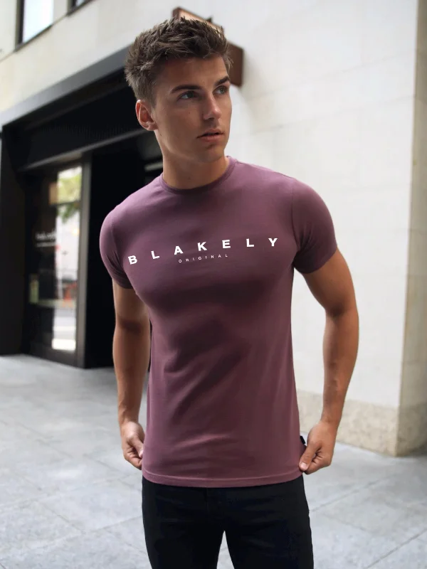 Men’s fashion just got more affordable – shop now!  Colton T-Shirt - Burgundy