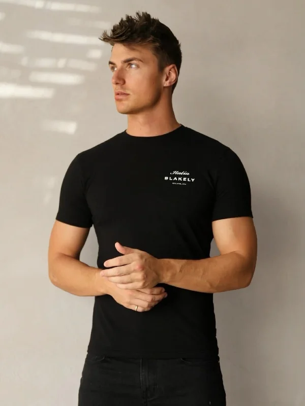 Massive discounts on all clothing items – Shop now for the best prices. Italia T-Shirt - Black Massive discounts on all clothing items – Shop now for the best prices. Italia T-Shirt - Black