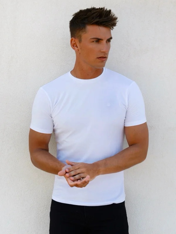 Shop now for the latest fashion trends and enjoy special promotions! Milo T-Shirt - White Shop now for the latest fashion trends and enjoy special promotions! Milo T-Shirt - White