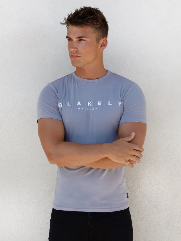 Upgrade your wardrobe with stylish men's apparel – now on sale!  Nolan T-Shirt - Pale Lilac