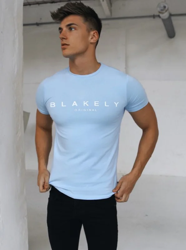 Flash deals on men’s  clothing – Grab yours today!  Ocean T-Shirt - Light Blue