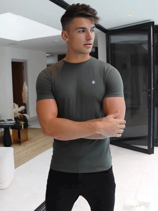 Shop now and enjoy massive savings on stylish clothing for all seasons. Olivet T-Shirt - Green Shop now and enjoy massive savings on stylish clothing for all seasons. Olivet T-Shirt - Green