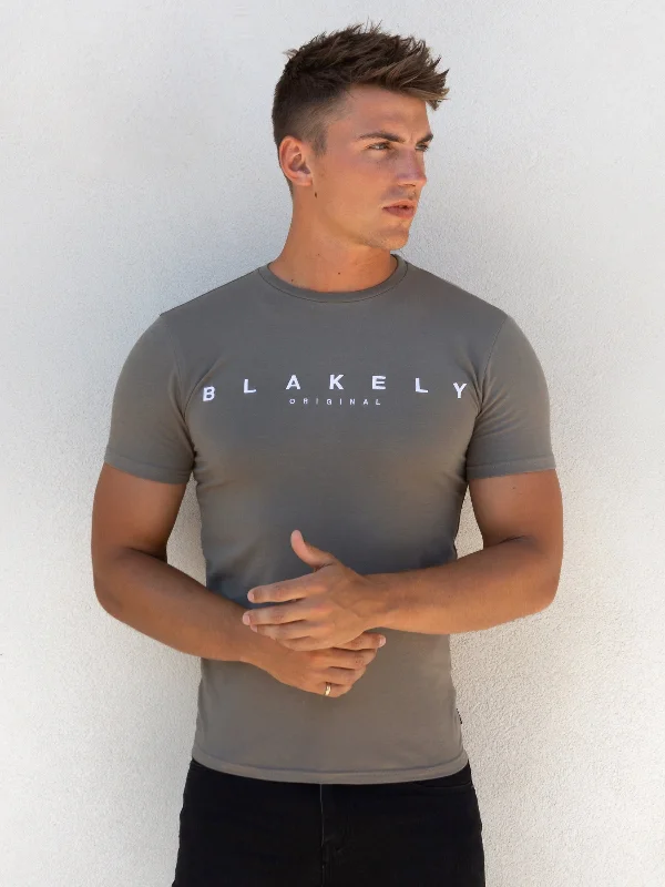 Limited-time promo – up to 70% off on men's essentials.  Ryann T-Shirt - Safari Green