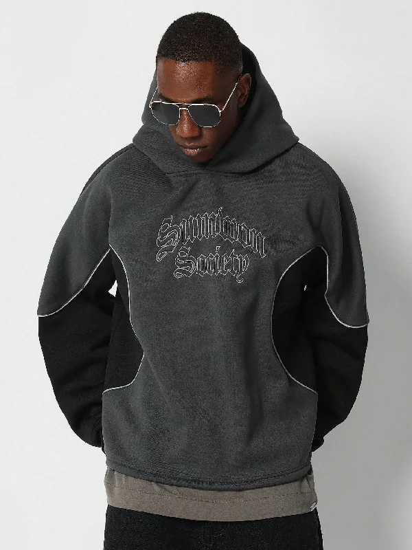 End-of-season clothing sale – Shop now for big savings! Regular Fit Overhead Colour Blocked Hoodie With Embroidery End-of-season clothing sale – Shop now for big savings! Regular Fit Overhead Colour Blocked Hoodie With Embroidery