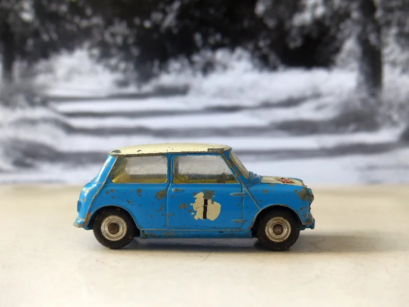 High-quality toy cars 227 Morris Mini-Cooper in blue / white, scarce version (16)
