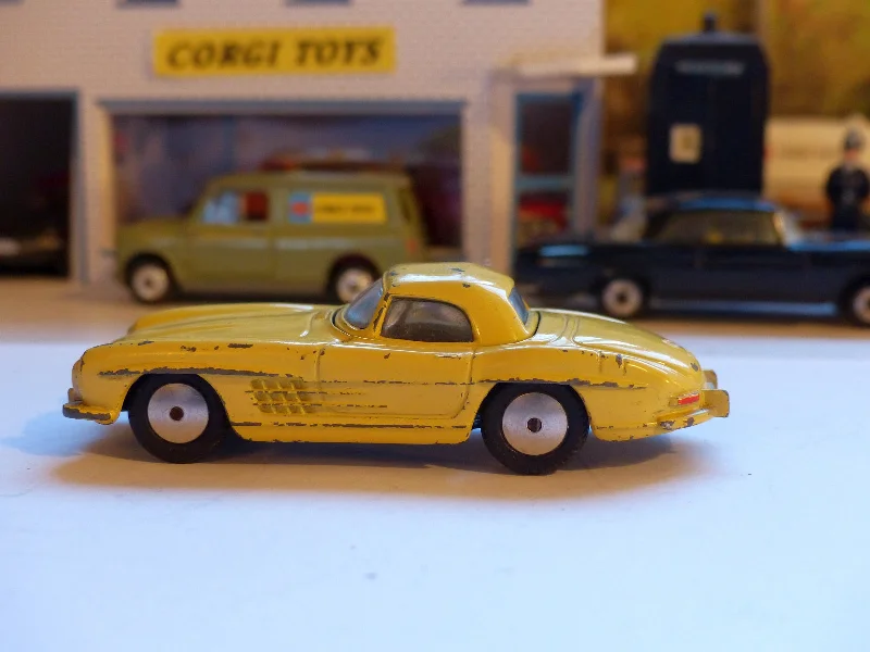 Fun toy cars304 Mercedes-Benz 300SL Roadster *all yellow*