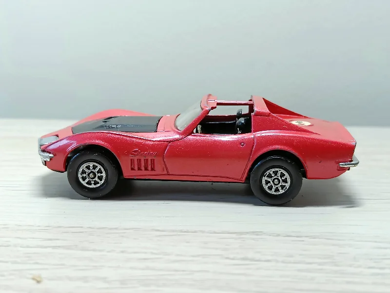 Realistic toy cars387 Chevrolet Corvette Stingray in pink (plain covers)