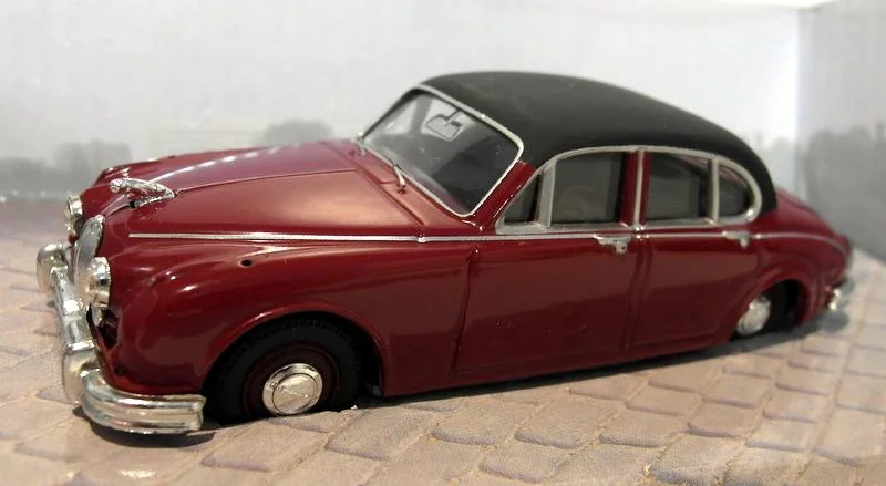 Playful toys Corgi 1/43 scale Diecast - 01803 Jaguar Mk2 2.4 Inspector Morse maroon