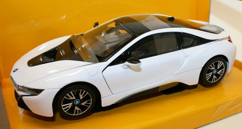 High-quality materials toys Rastar 1/24 Scale Diecast Model Car 56500 - BMW i8 - White High-quality materials toys Rastar 1/24 Scale Diecast Model Car 56500 - BMW i8 - White