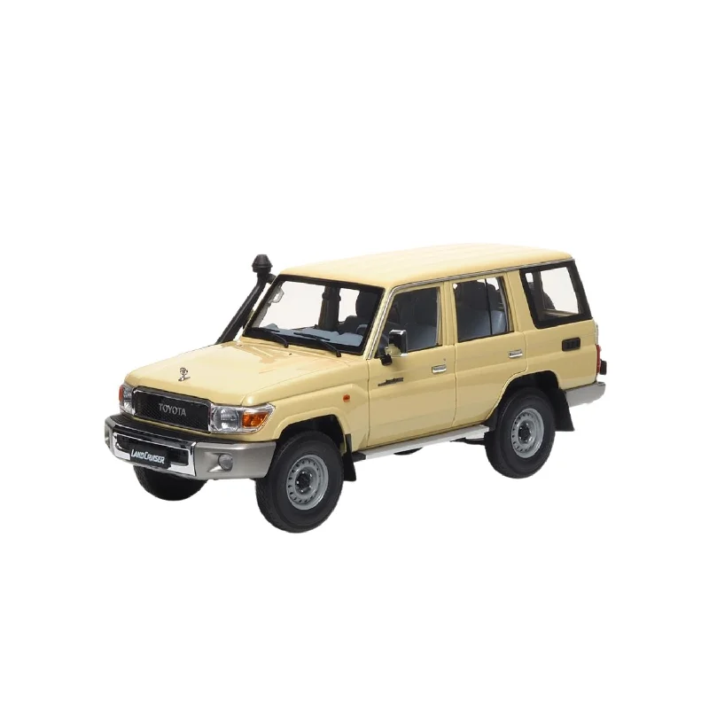 Playful toys TOYOTA LAND CRUISER 76 - 2017 - CREAM - 1:18 Scale Resin Model Car
