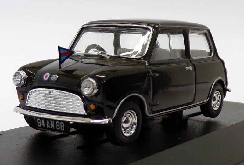 Playful toys Vanguards 1/43 Scale VA01319 - Austin Mini 850 RAF Stn. Commander