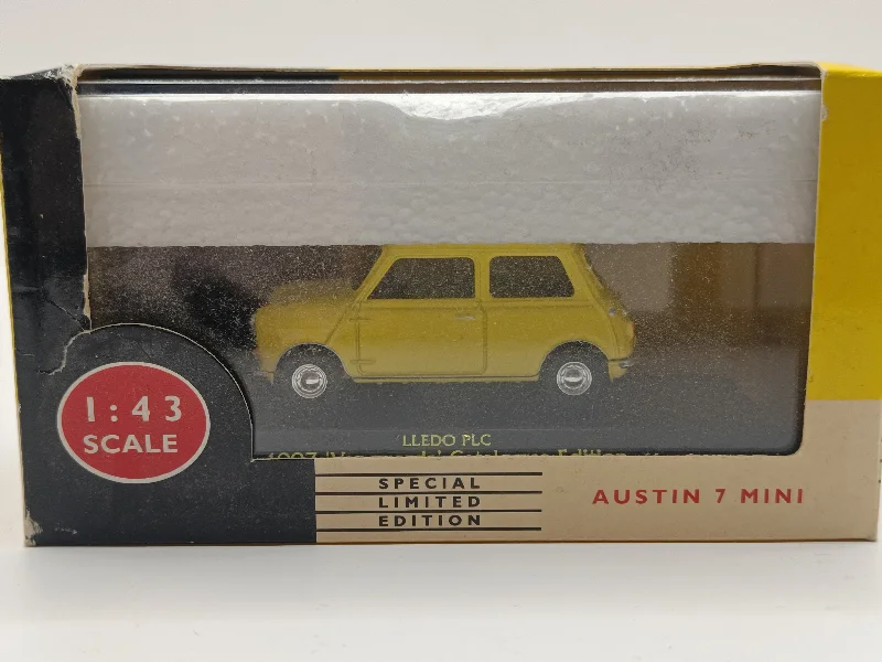 High-quality materials toys Vanguards 13005 Austin Mini 'Catalogue' Edition 1997