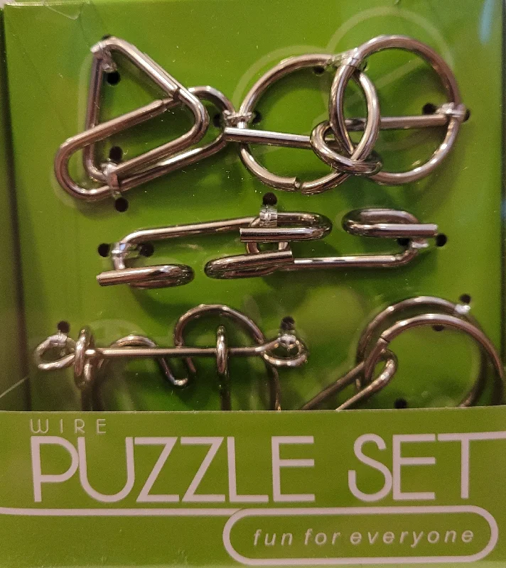 Fun gamesGreen Wire Puzzle Set
